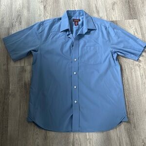 Covington short sleeve button up shirt Men’s M